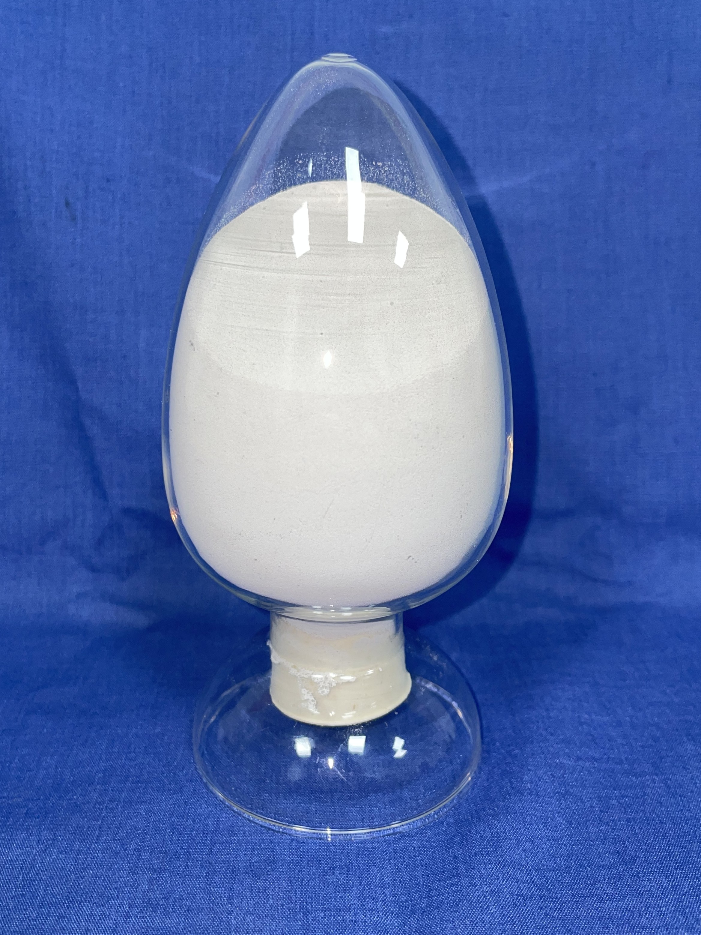 氮化铝造粒粉实物