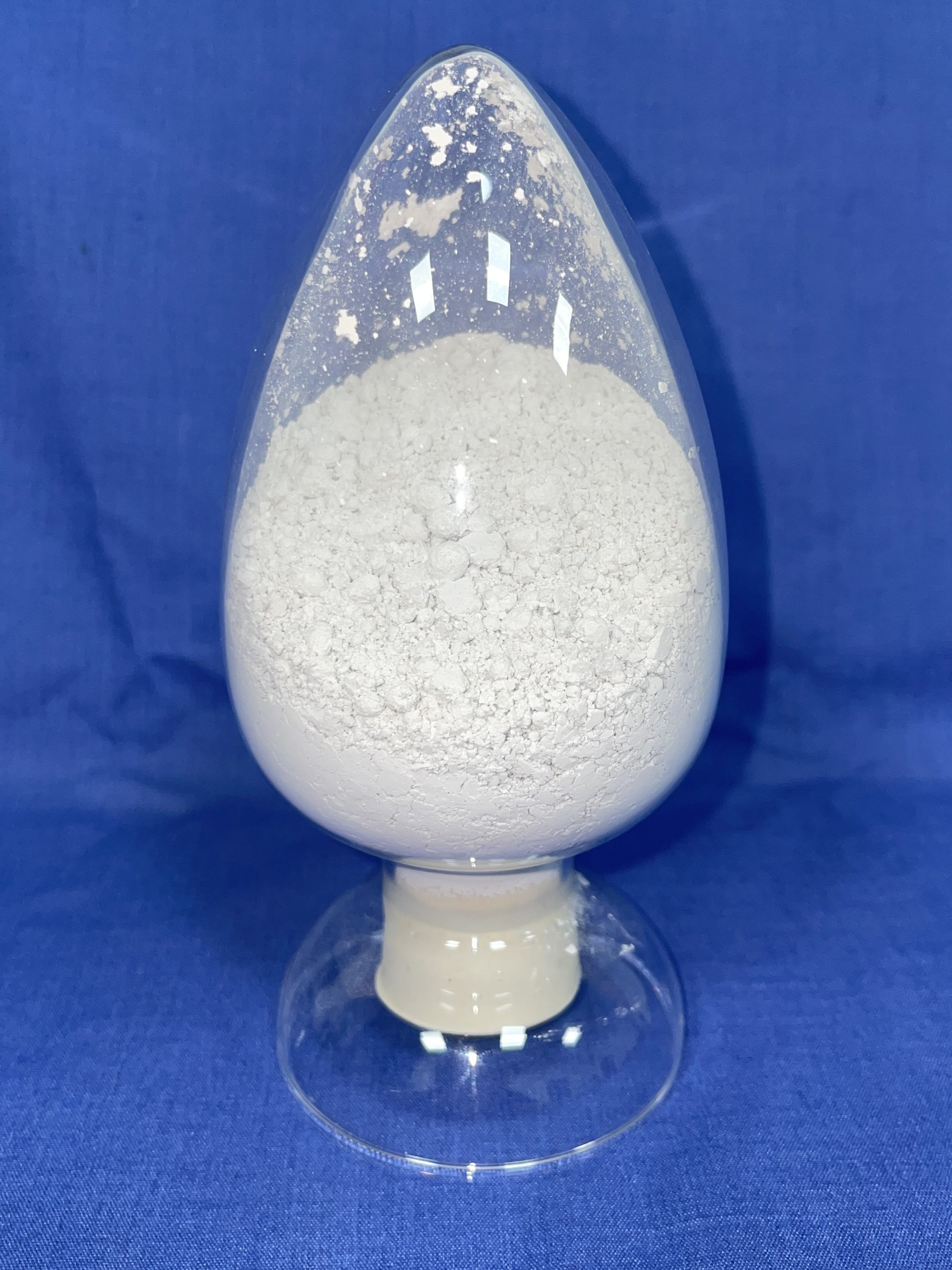氮化铝微米粉实物